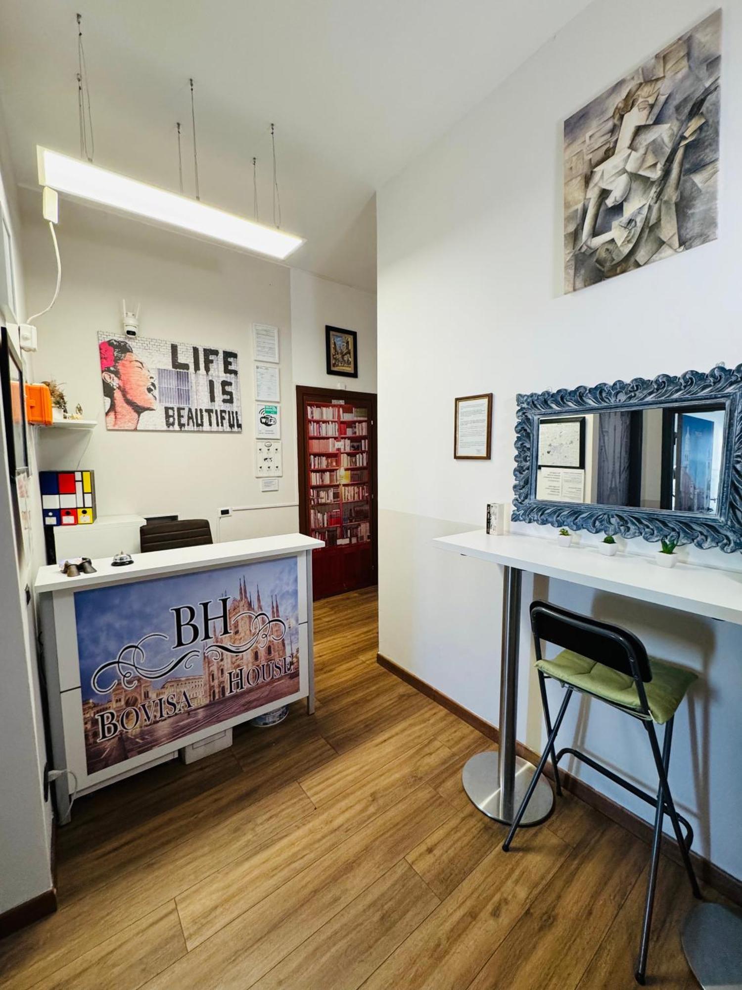 Bovisa House B&B Private Rooms Milan Bagian luar foto