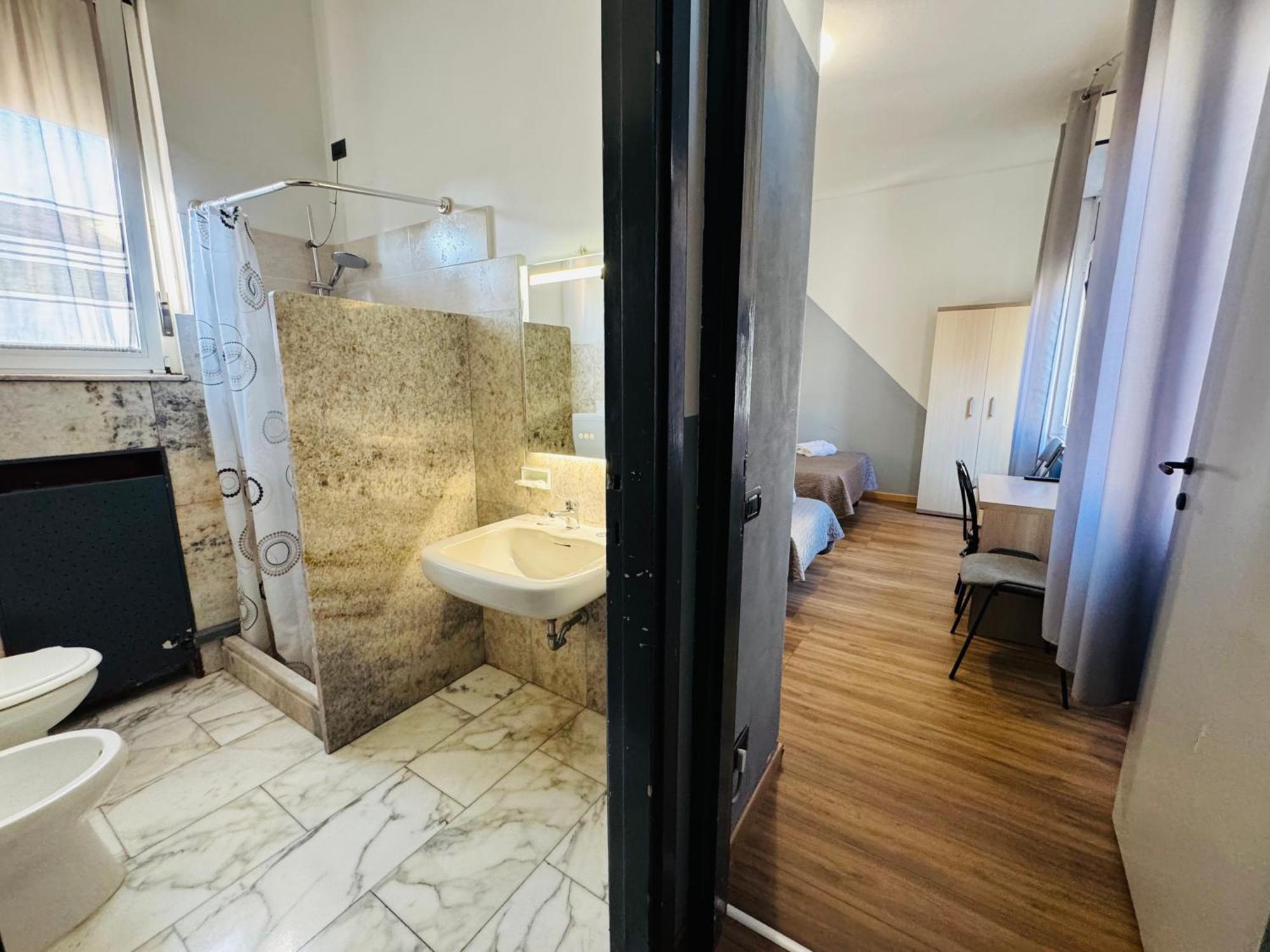 Bovisa House B&B Private Rooms Milan Bagian luar foto