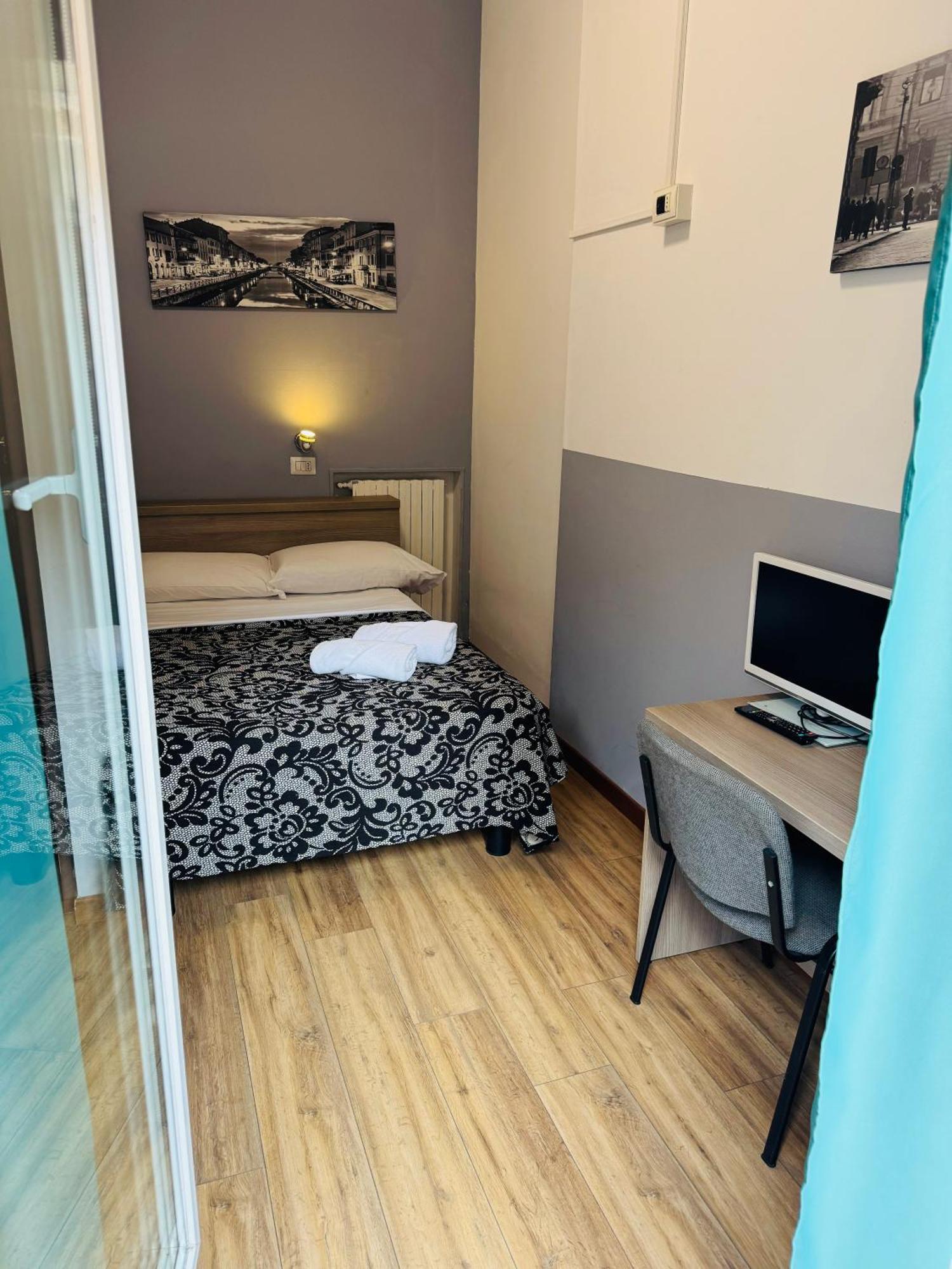 Bovisa House B&B Private Rooms Milan Bagian luar foto