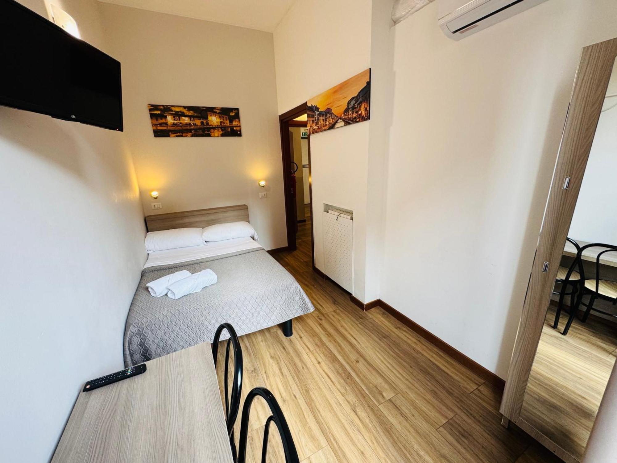 Bovisa House B&B Private Rooms Milan Bagian luar foto